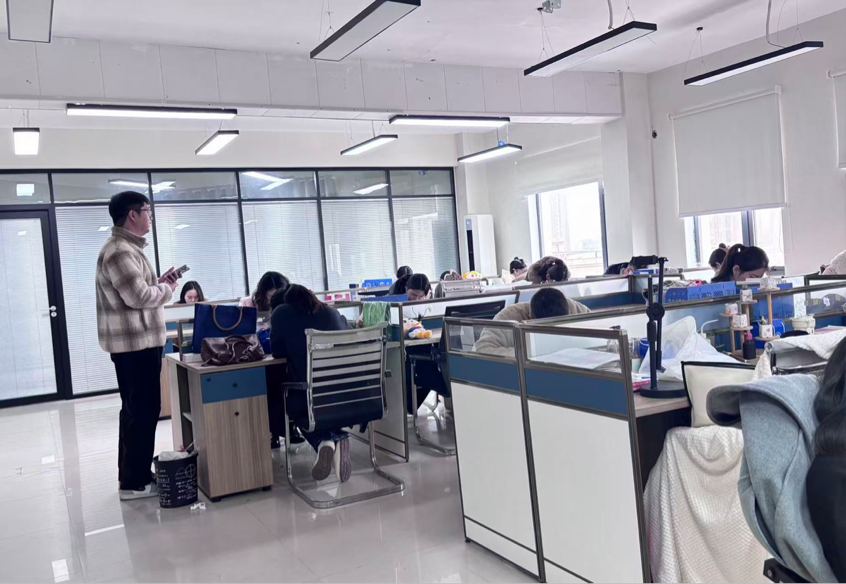 1763371145325830.png 640 (2).png