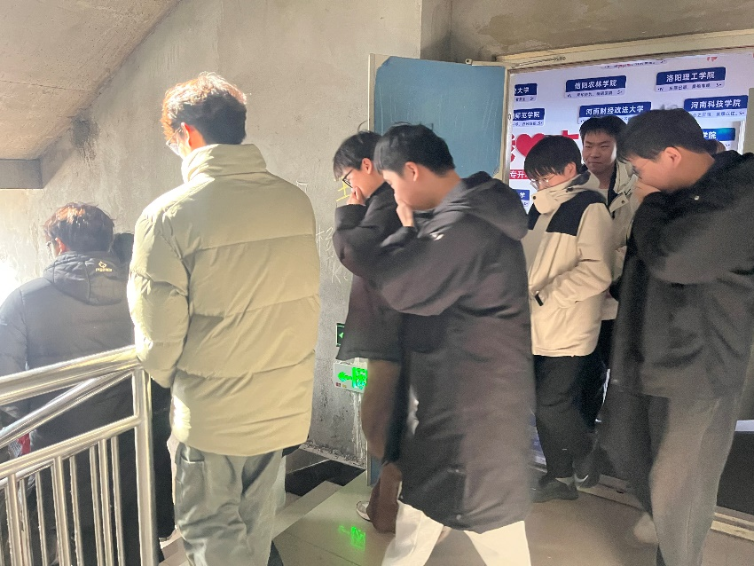 1765097433491470.png 640 (9).png