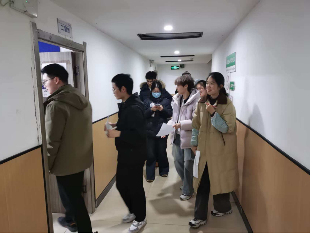 1765270628853383.png 640 (5).png