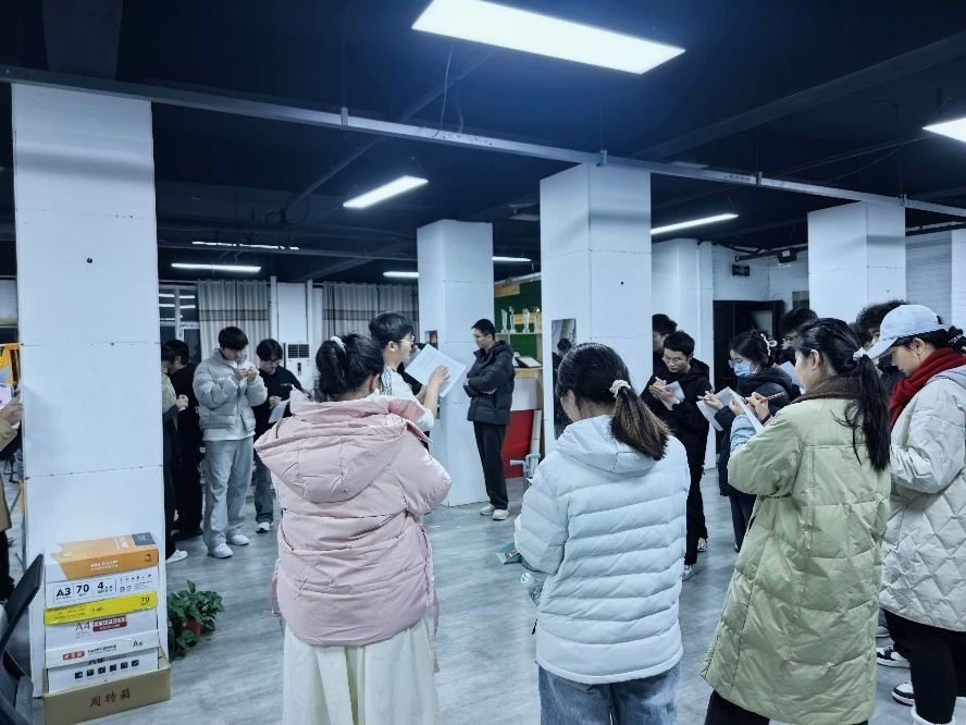 1765270654631284.png 640 (7).png