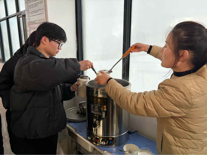 1765962623683917.png 640.png