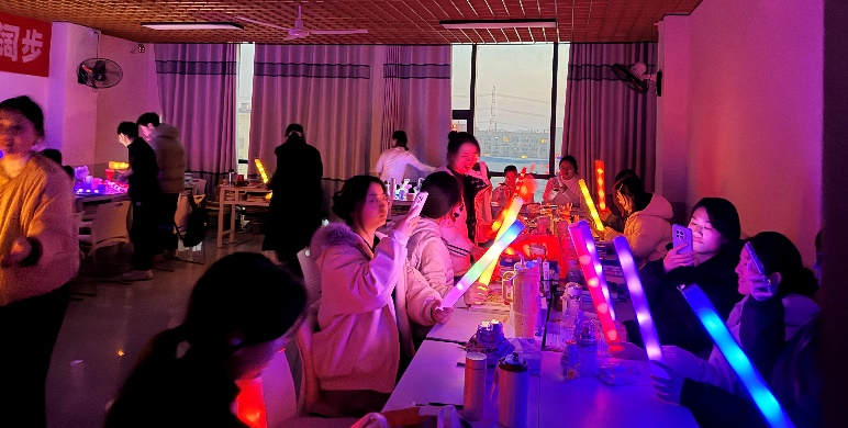 1766996675533925.png 640 (13).png